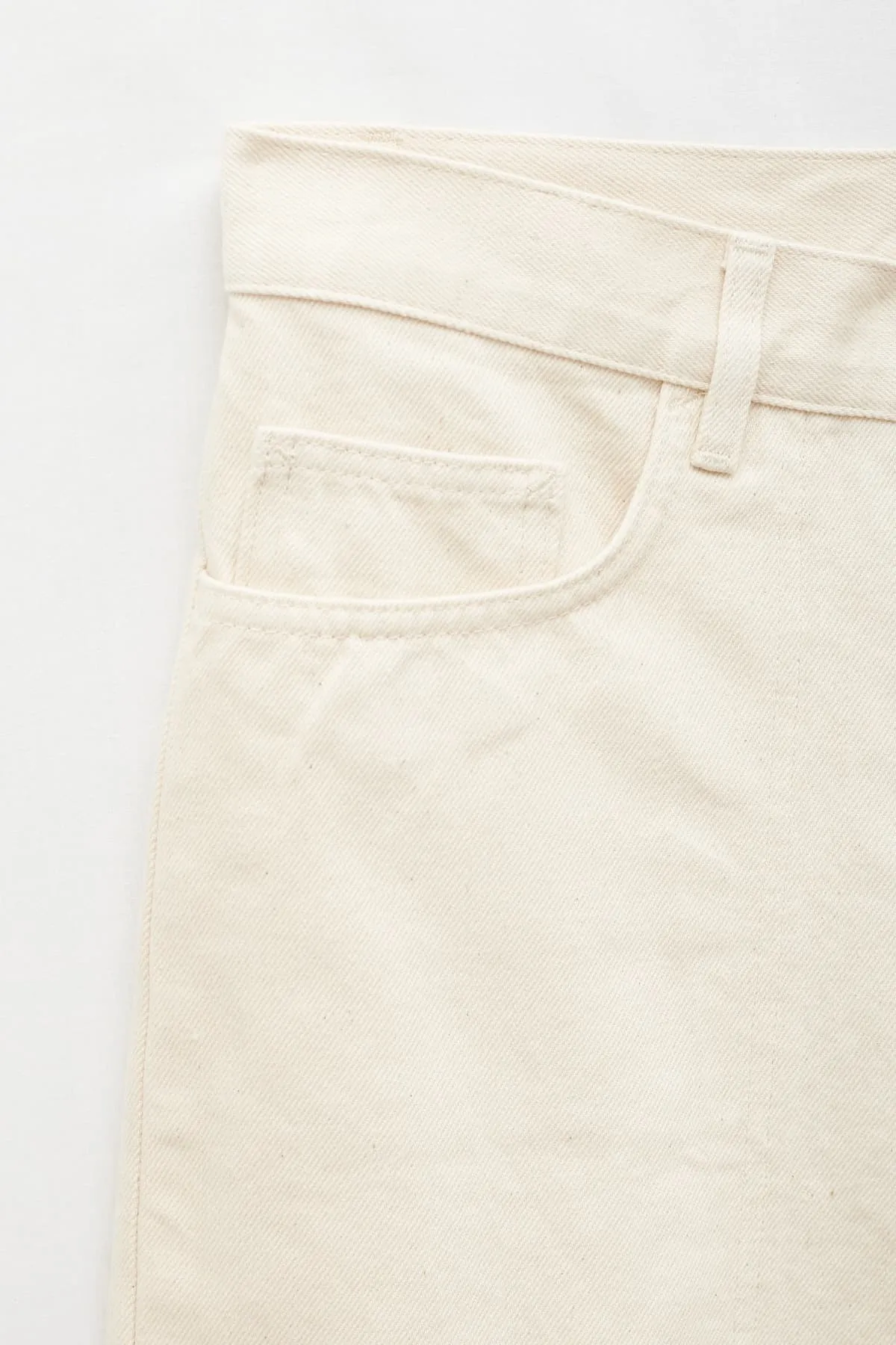 APC ECRU GILBERTO SHORT TROUSER
