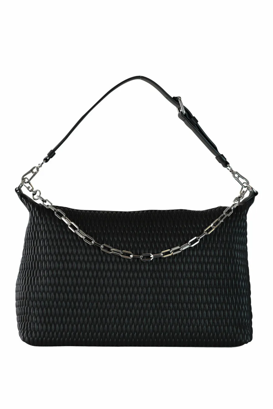 Bolso negro acolchado con minilogo en metal