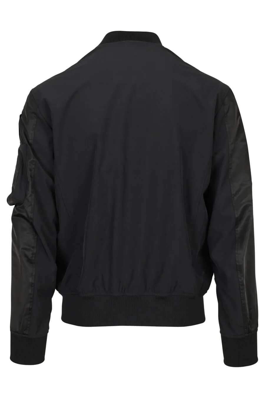 Bomber negra con logo parche lateral