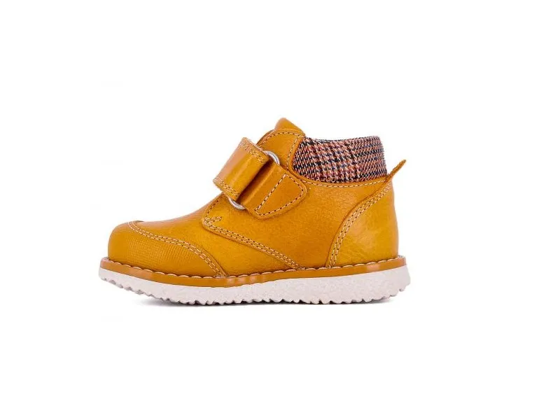 BOTA DE PIEL PARA NIÑO 004580 PABLOSKY EN COLOR AMARILLO