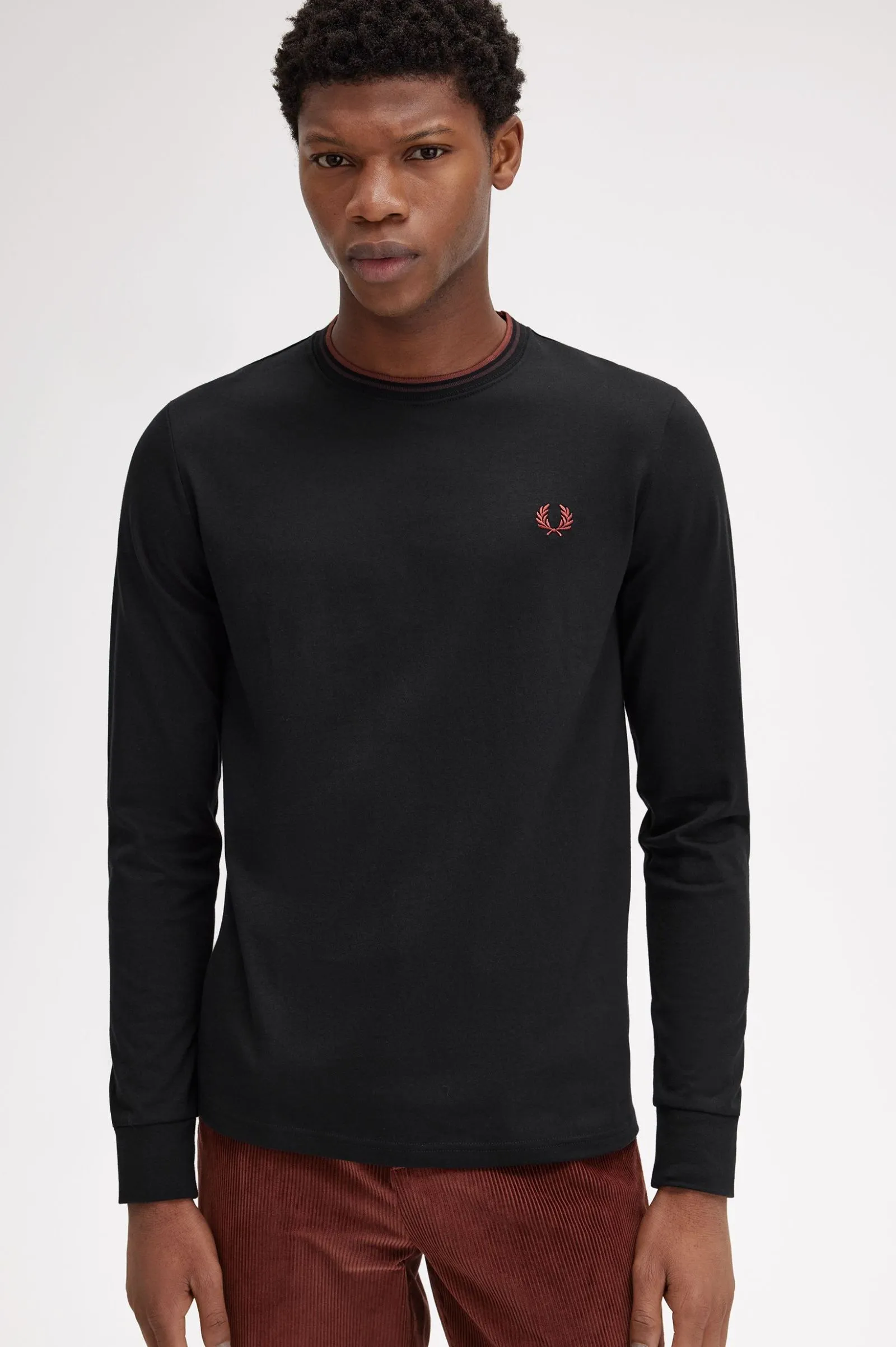 Camiseta con ribete con dos franjas