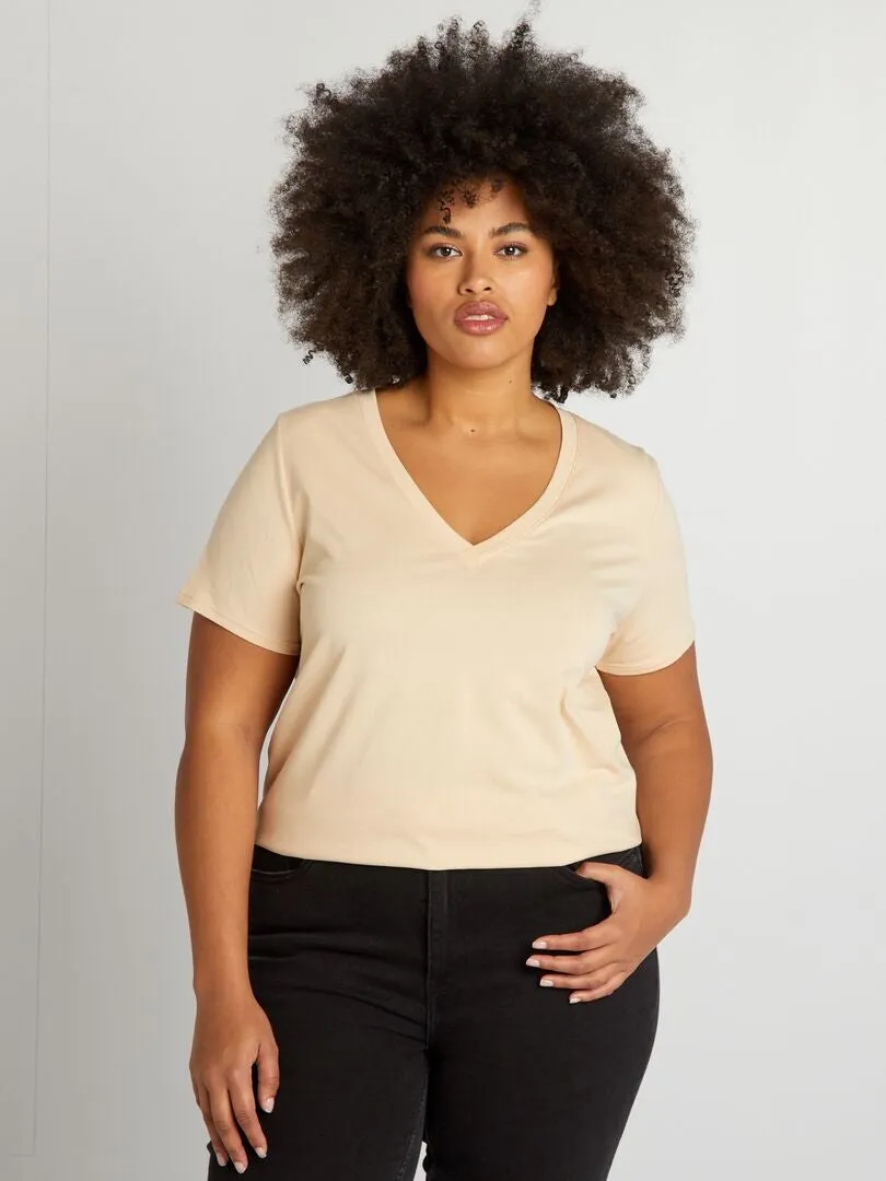 CAMISETA DE PUNTO CON CUELLO DE PICO  BEIGE