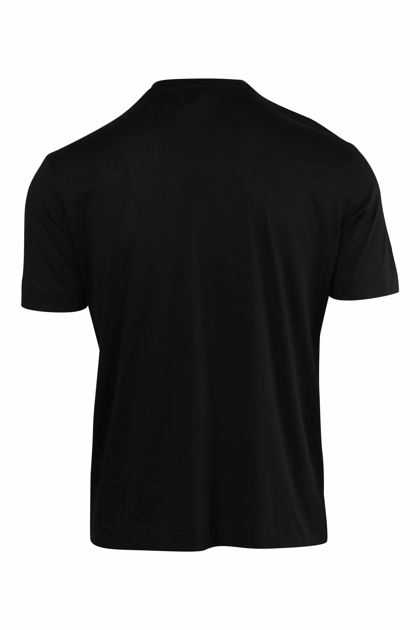 Camiseta negra con maxilogo águila en relieve