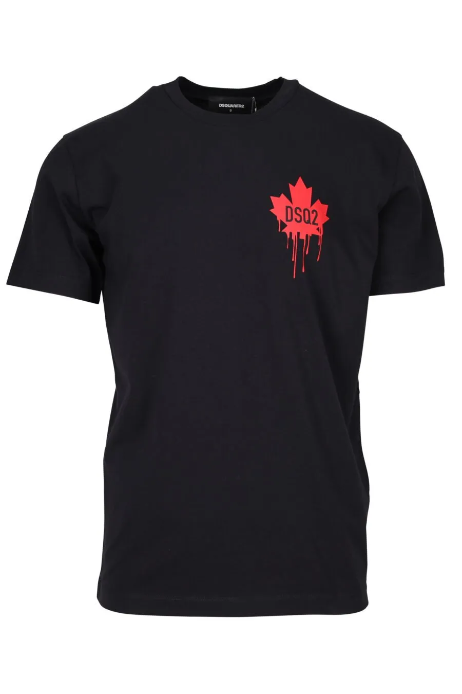 Camiseta negra con minilogo hoja sangre