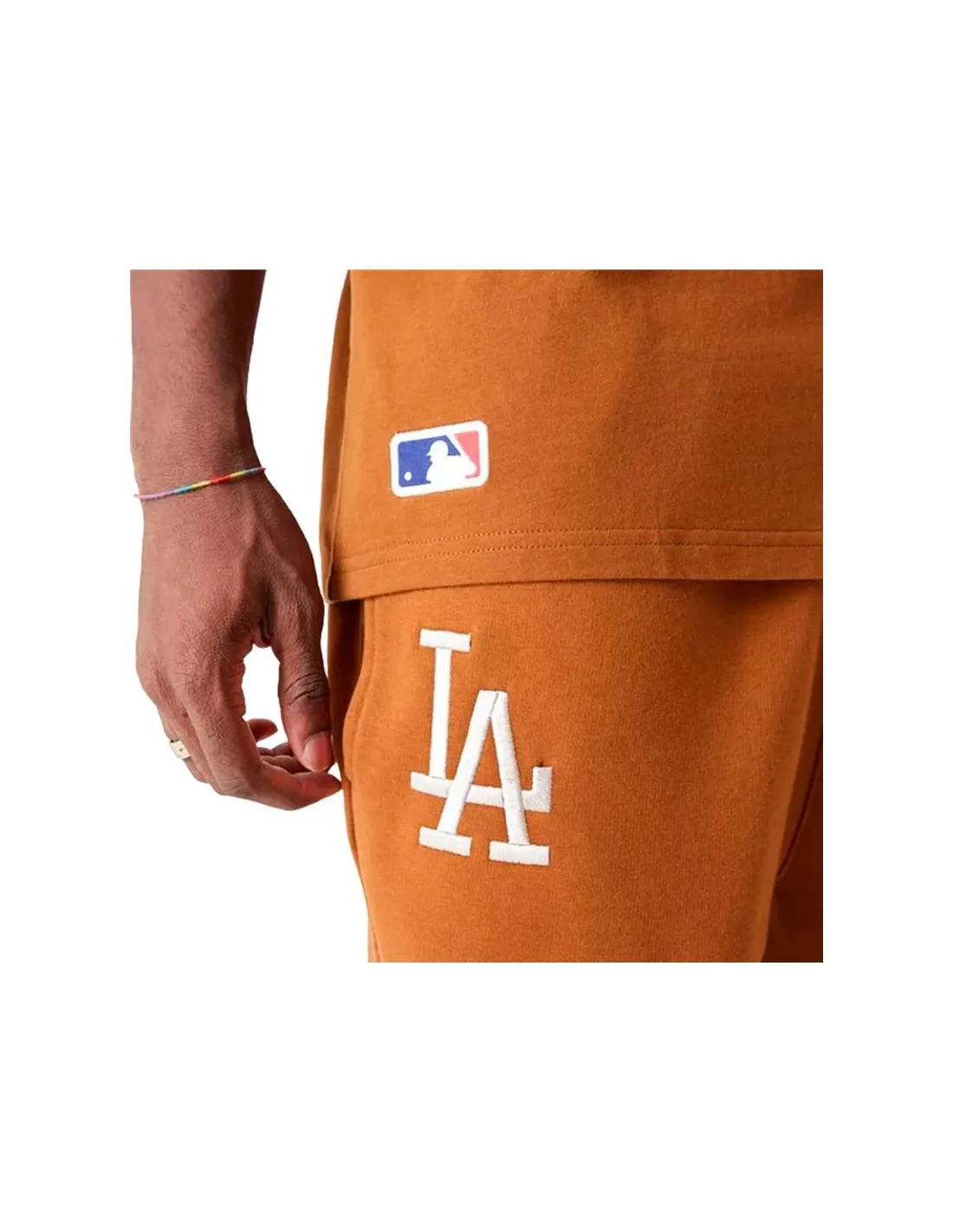 Camiseta New Era League Essentials LA Dodgers Dk Beige Hombre