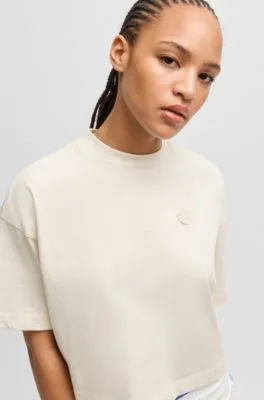 Camiseta recortada en punto de algodón con insignia de logo