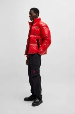 Chaqueta acolchada slim fit en tejido repelente al agua con acabado satinado