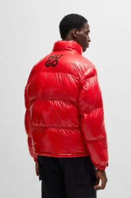 Chaqueta acolchada slim fit en tejido repelente al agua con acabado satinado