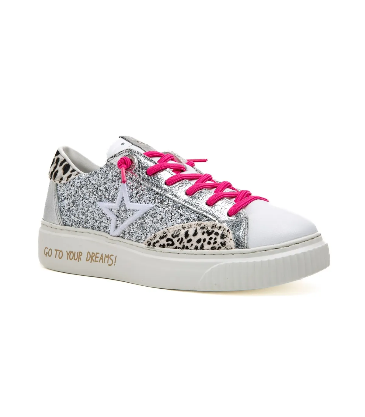 Deportivo con contraste de cordones