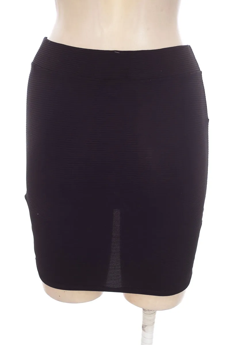 FALDA COLOR NEGRO  MATTELSA