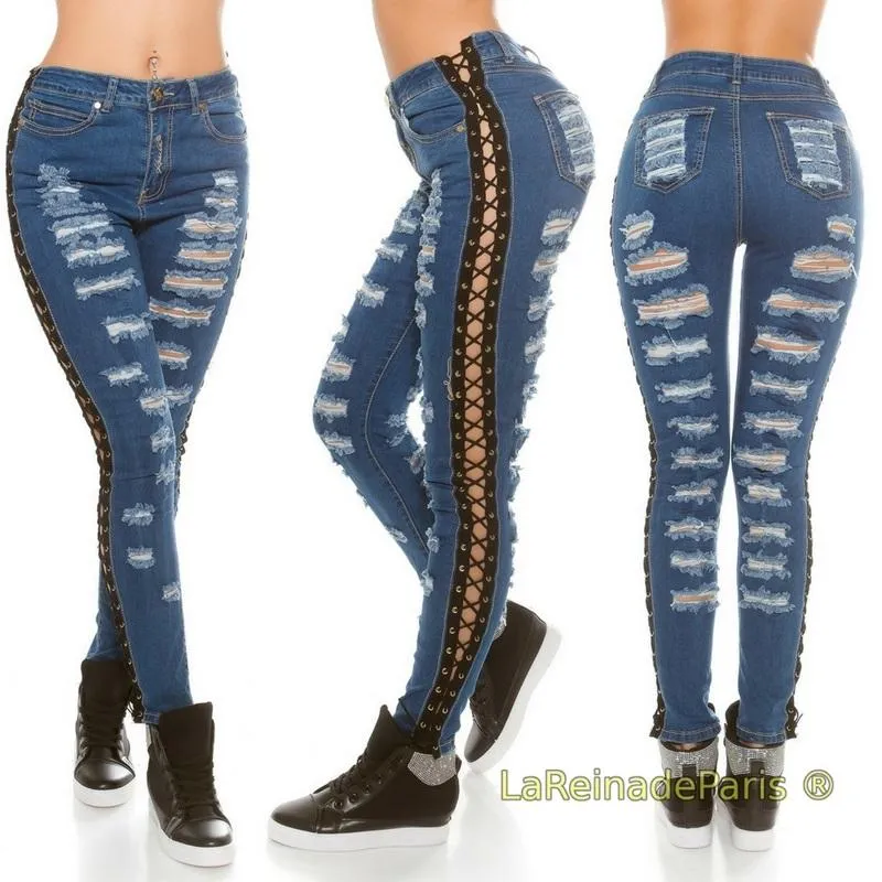 Jeans destroyed con cordones laterales