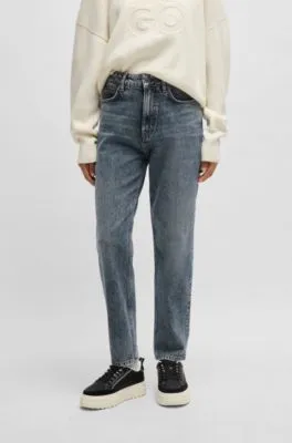 Jeans estilo mom tapered fit de denim elástico azul oscuro