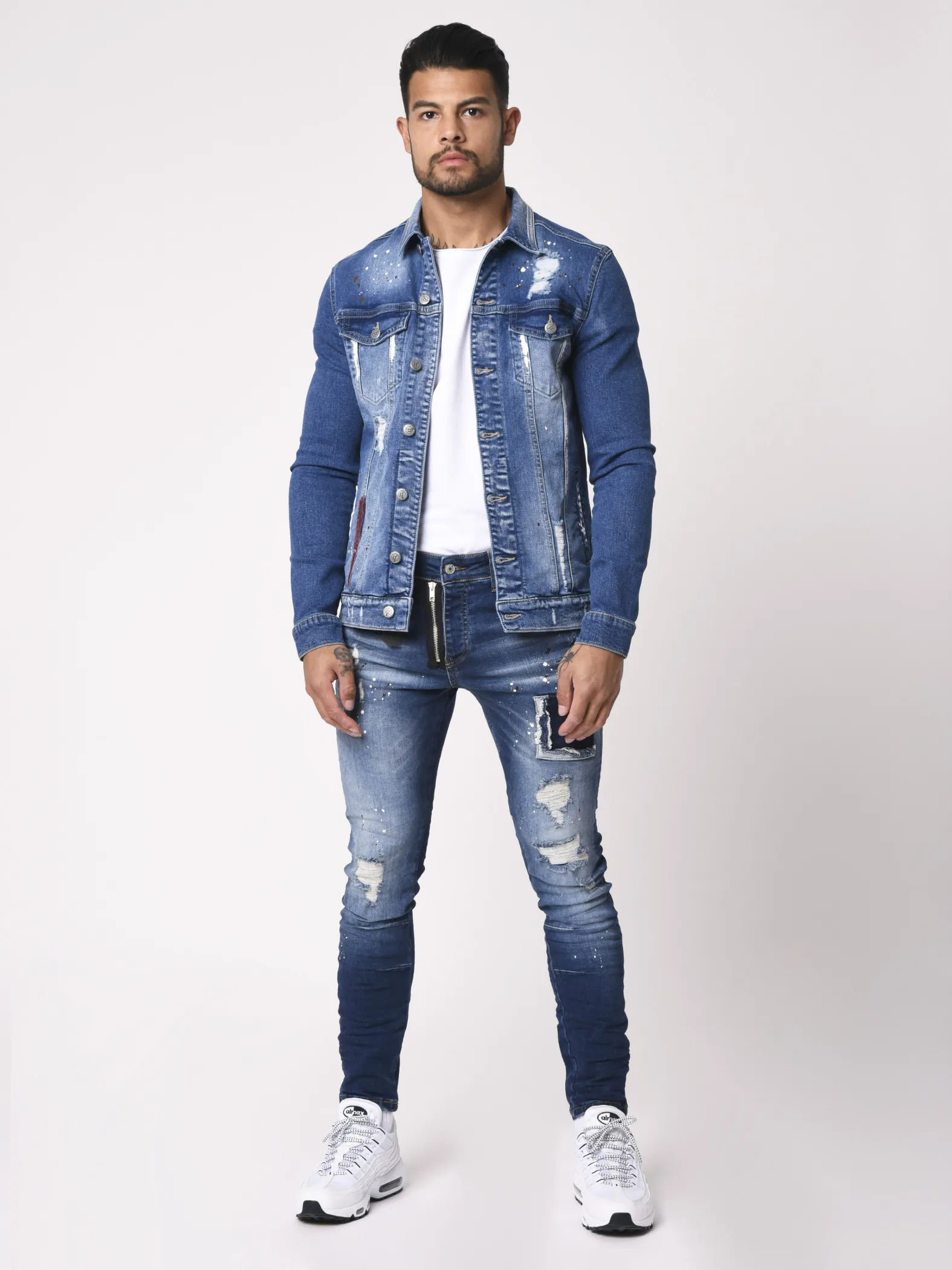 Jeans pitillo con manchas