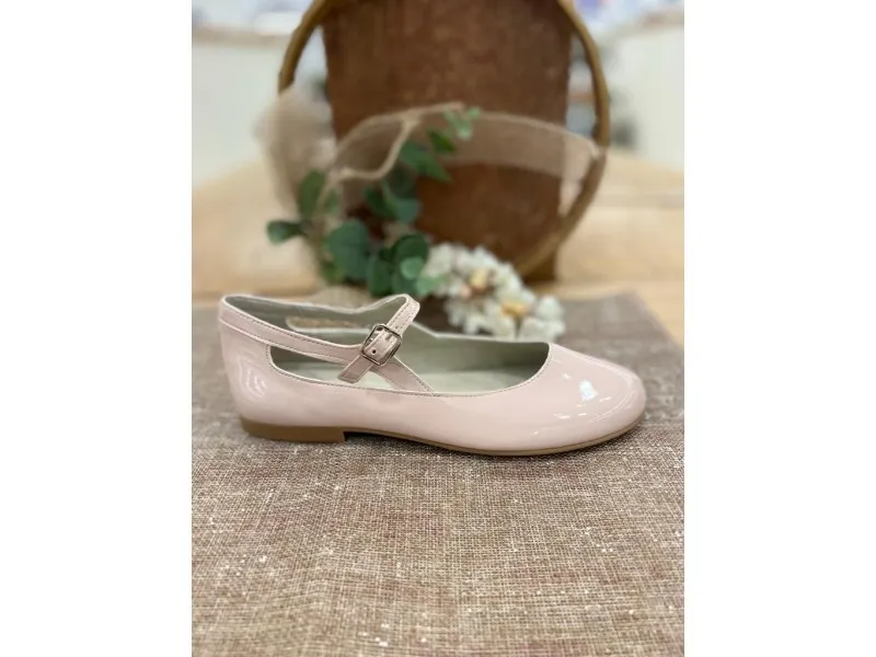 MERCEDITAS PARA VESTIR EN CHAROL PARA NIÑA PF1002V22 PIRUFIN EN COLOR BLANCO, NUDE O PORCELANA