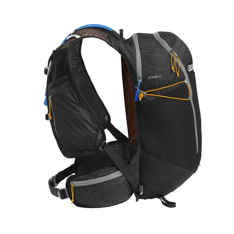 Mochila CamelBak Octane 22L con bolsa de agua de 2L (Negro/Abaricoque)