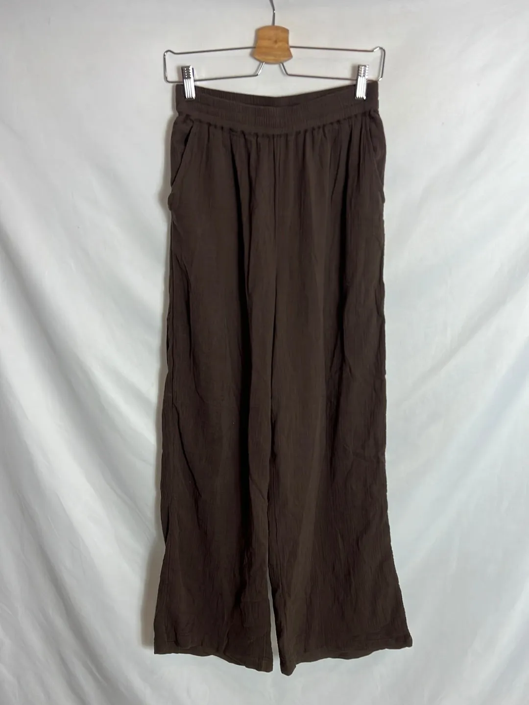 NAKD. PANTALóN ANCHO MARRóN ALGODóN T.38