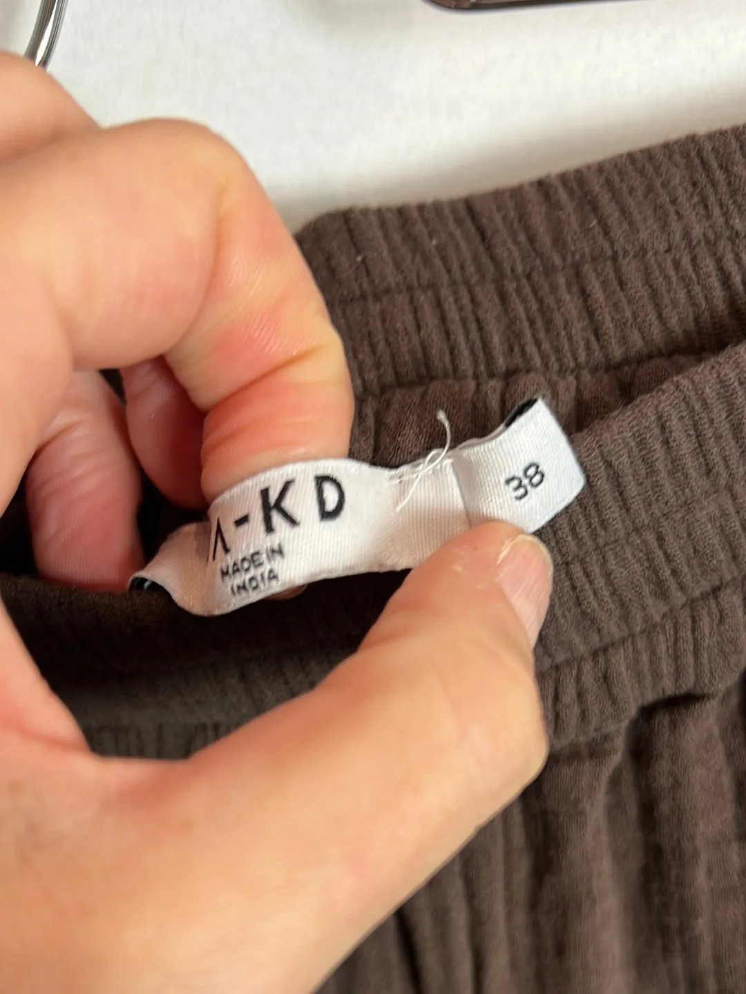 NAKD. PANTALóN ANCHO MARRóN ALGODóN T.38