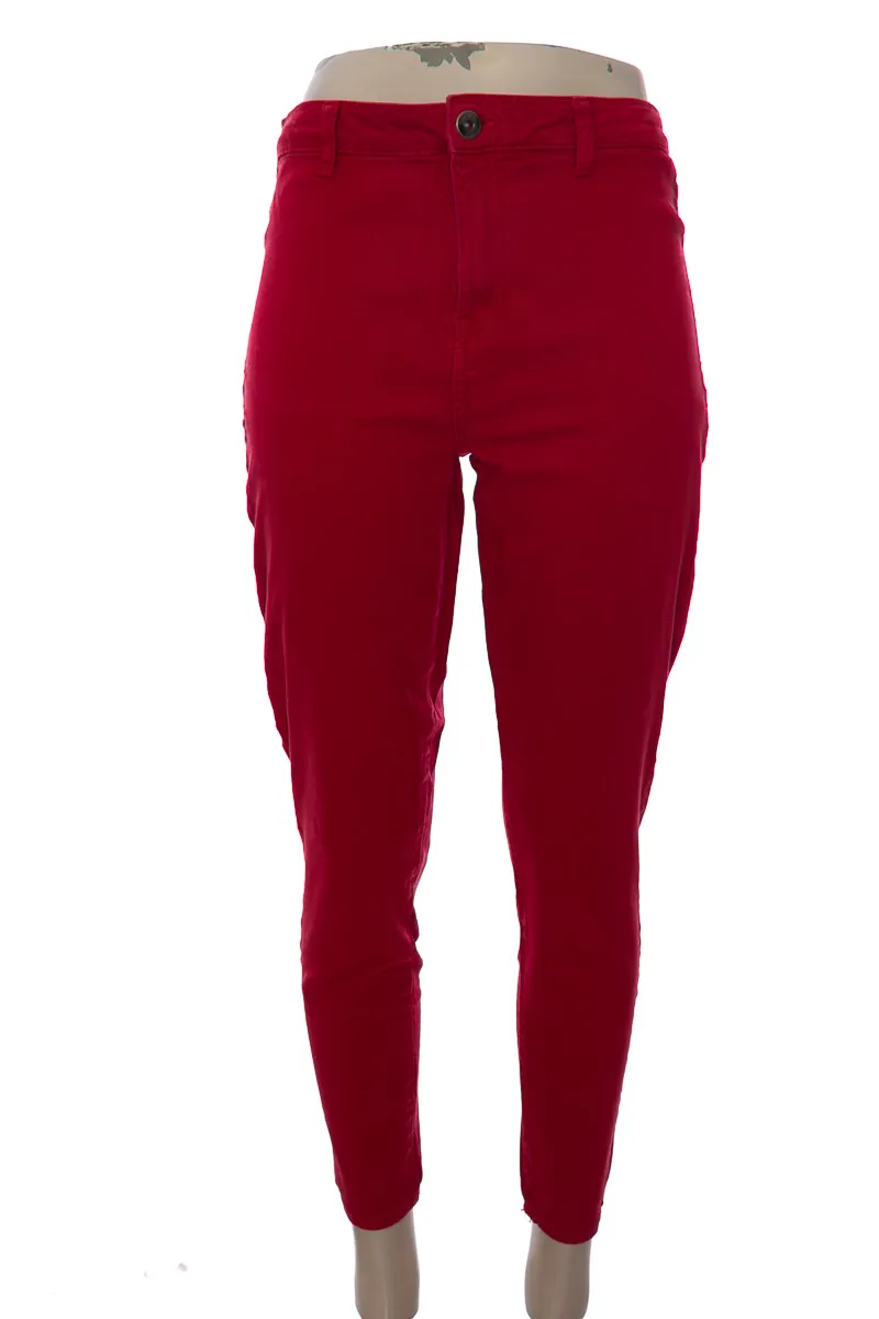 PANTALóN COLOR ROJO  BERSHKA