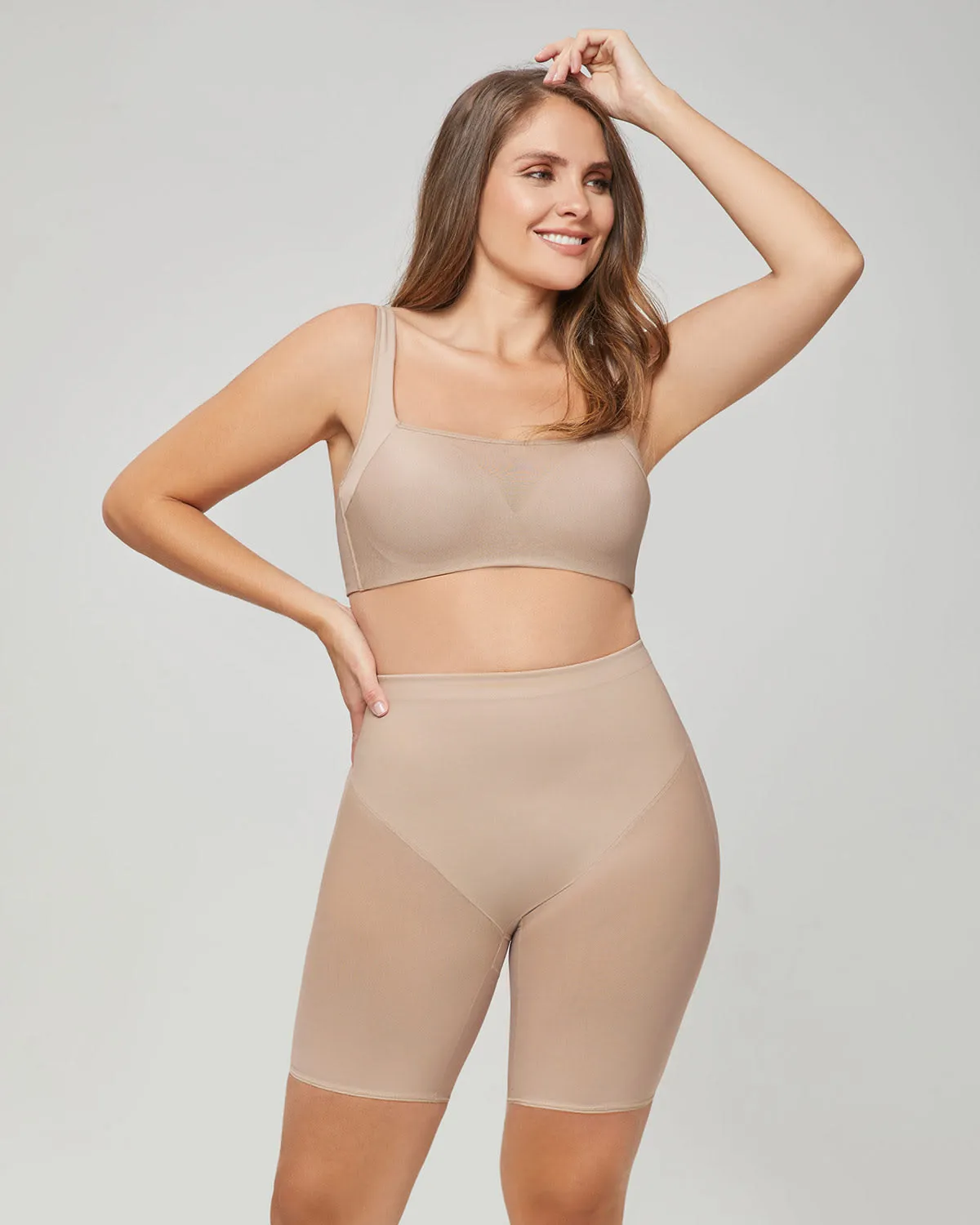 Panty faja tipo short levanta cola de control en abdomen