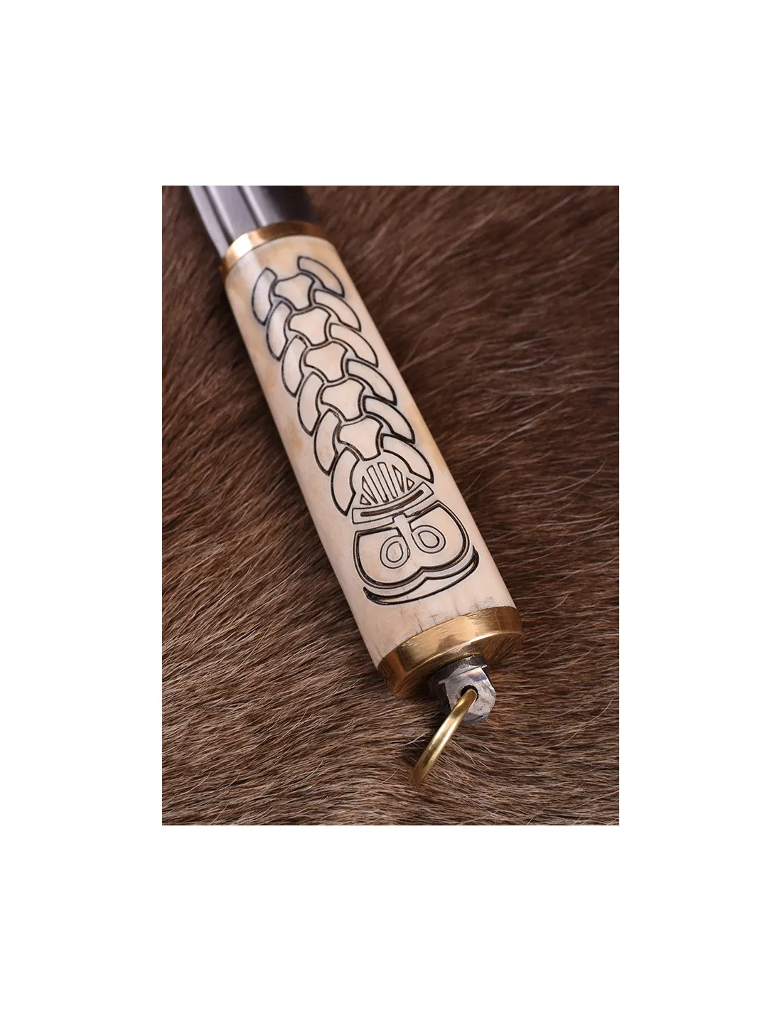 Seax o cuchillo vikingo con empuñadura en hueso decorado