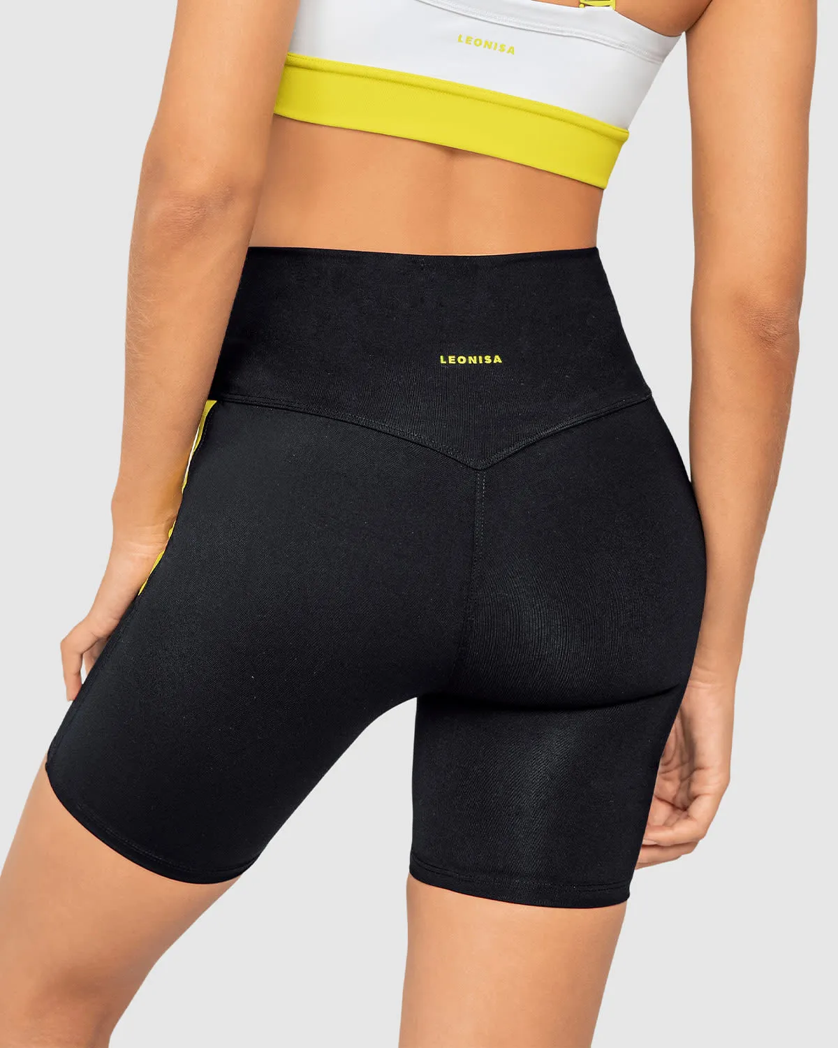 Short ciclista con detalles en tul