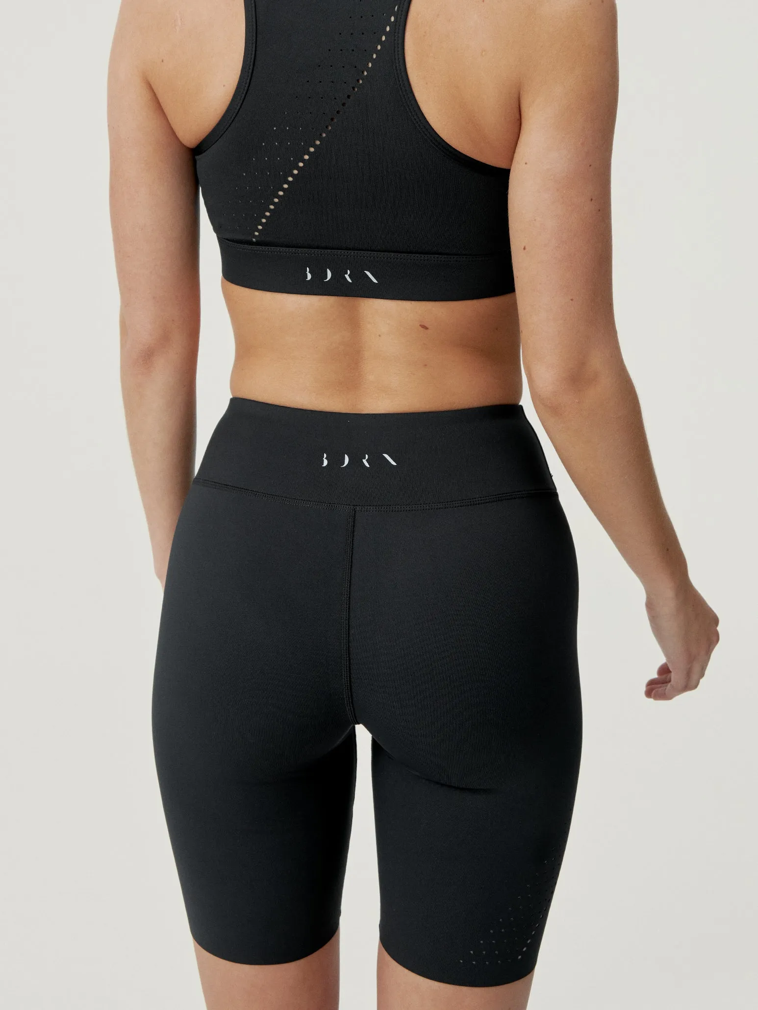 Short Soata Black