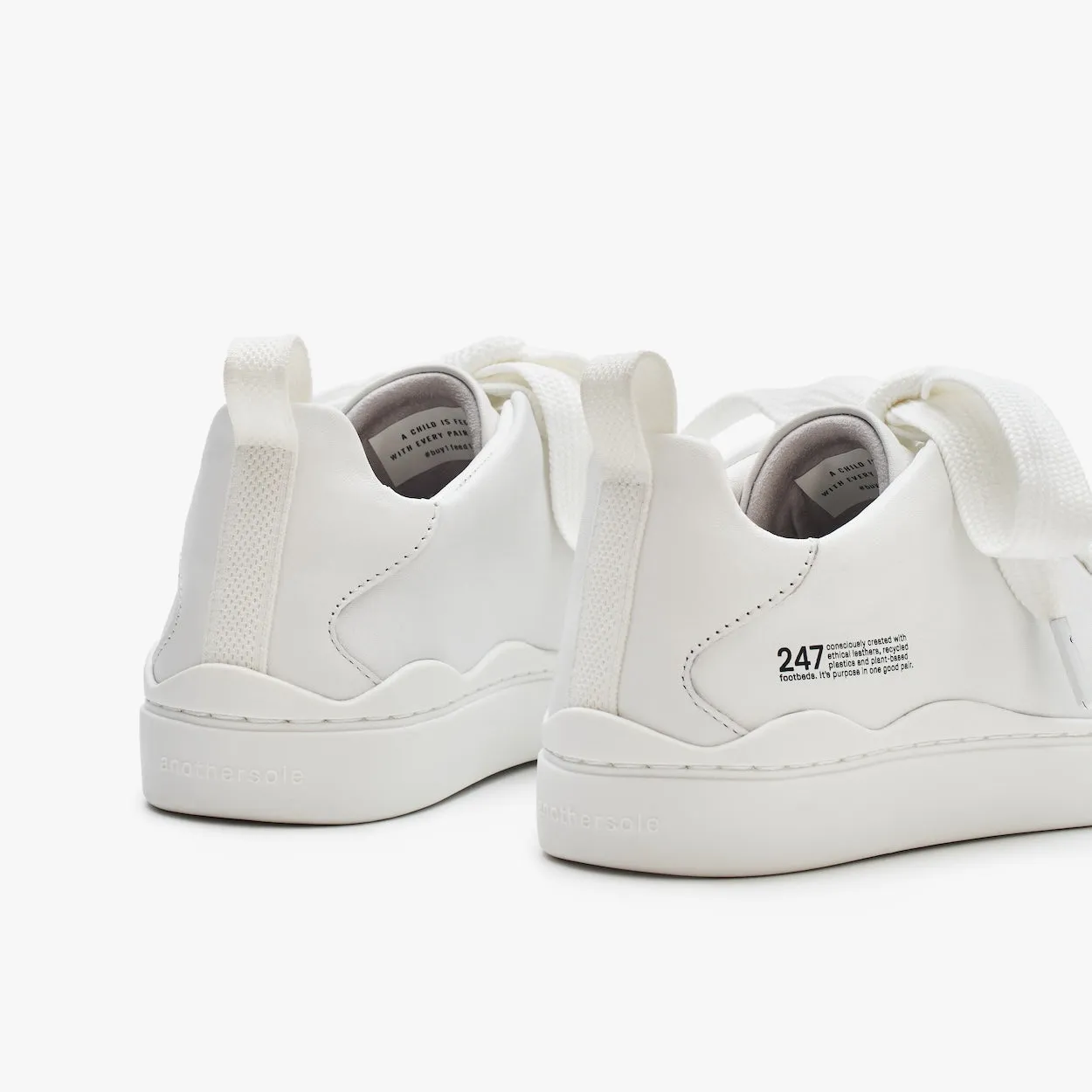 STELLA (WOMEN)  WHITE