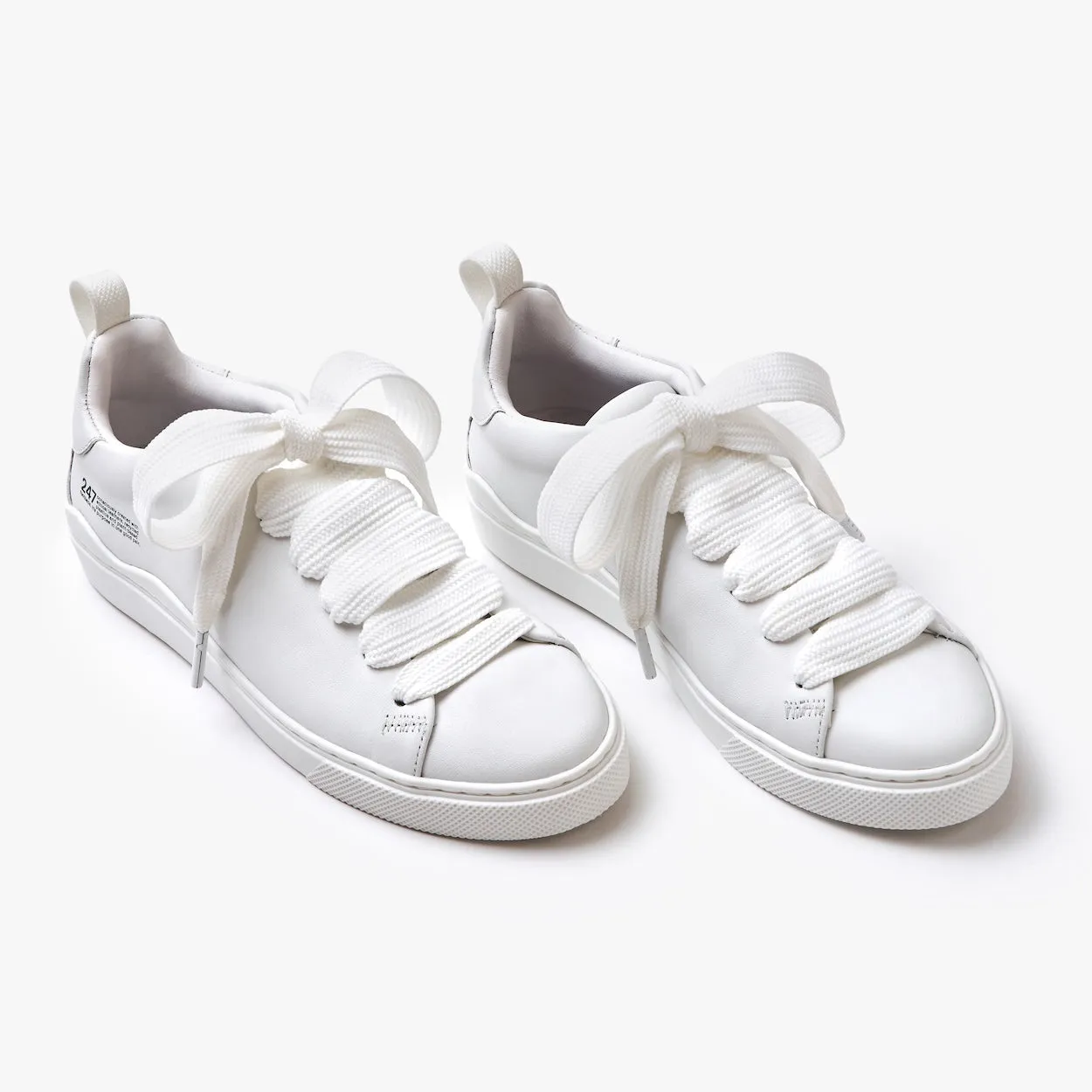 STELLA (WOMEN)  WHITE