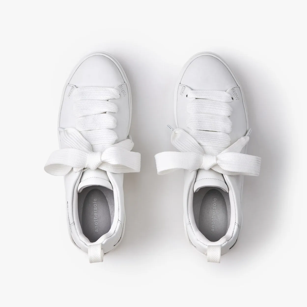 STELLA (WOMEN)  WHITE