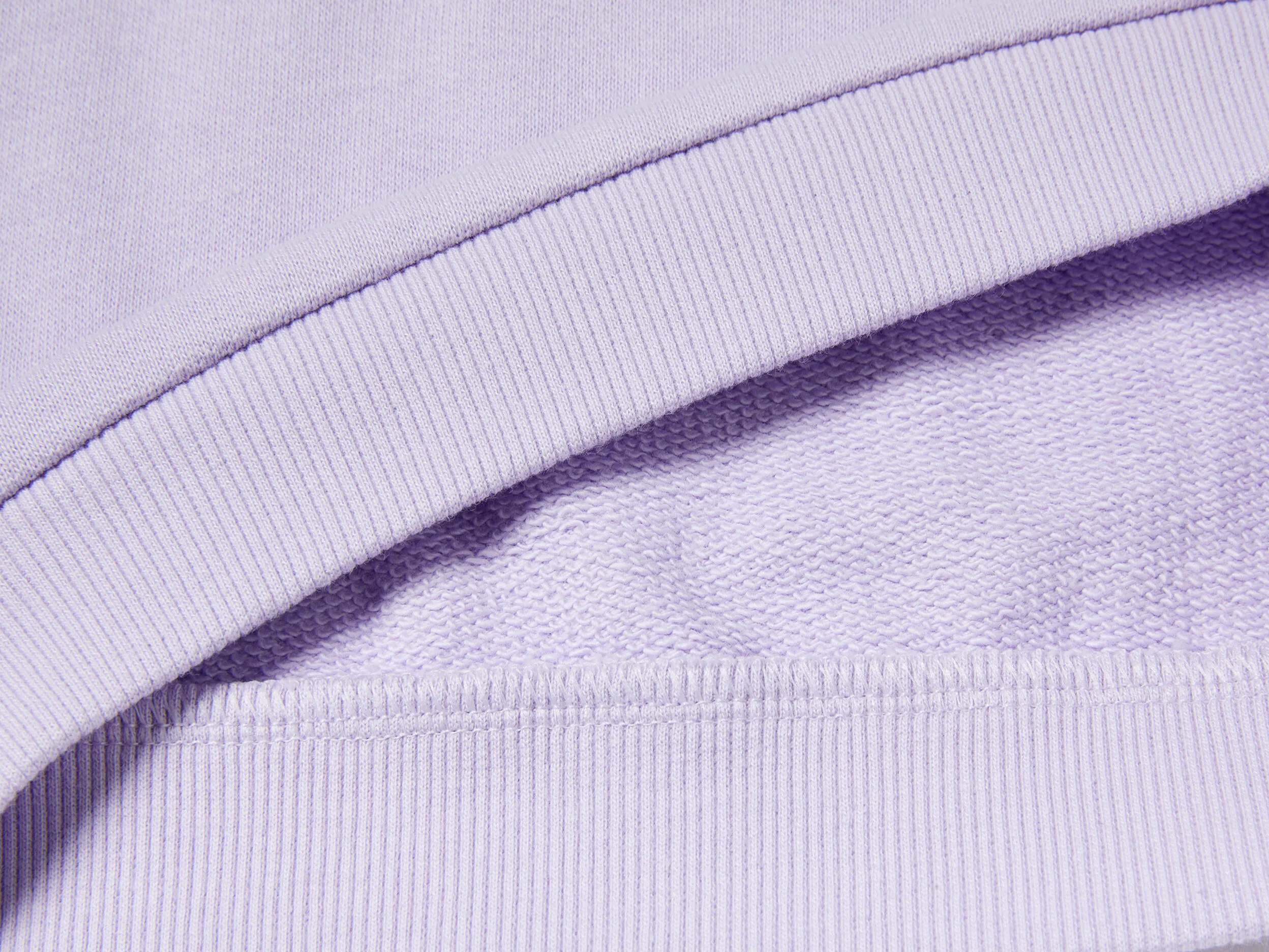 Sudadera con aplicación de efecto pétalos
