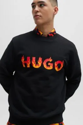 Sudadera de felpa de algodón con logo con llamas en relieve