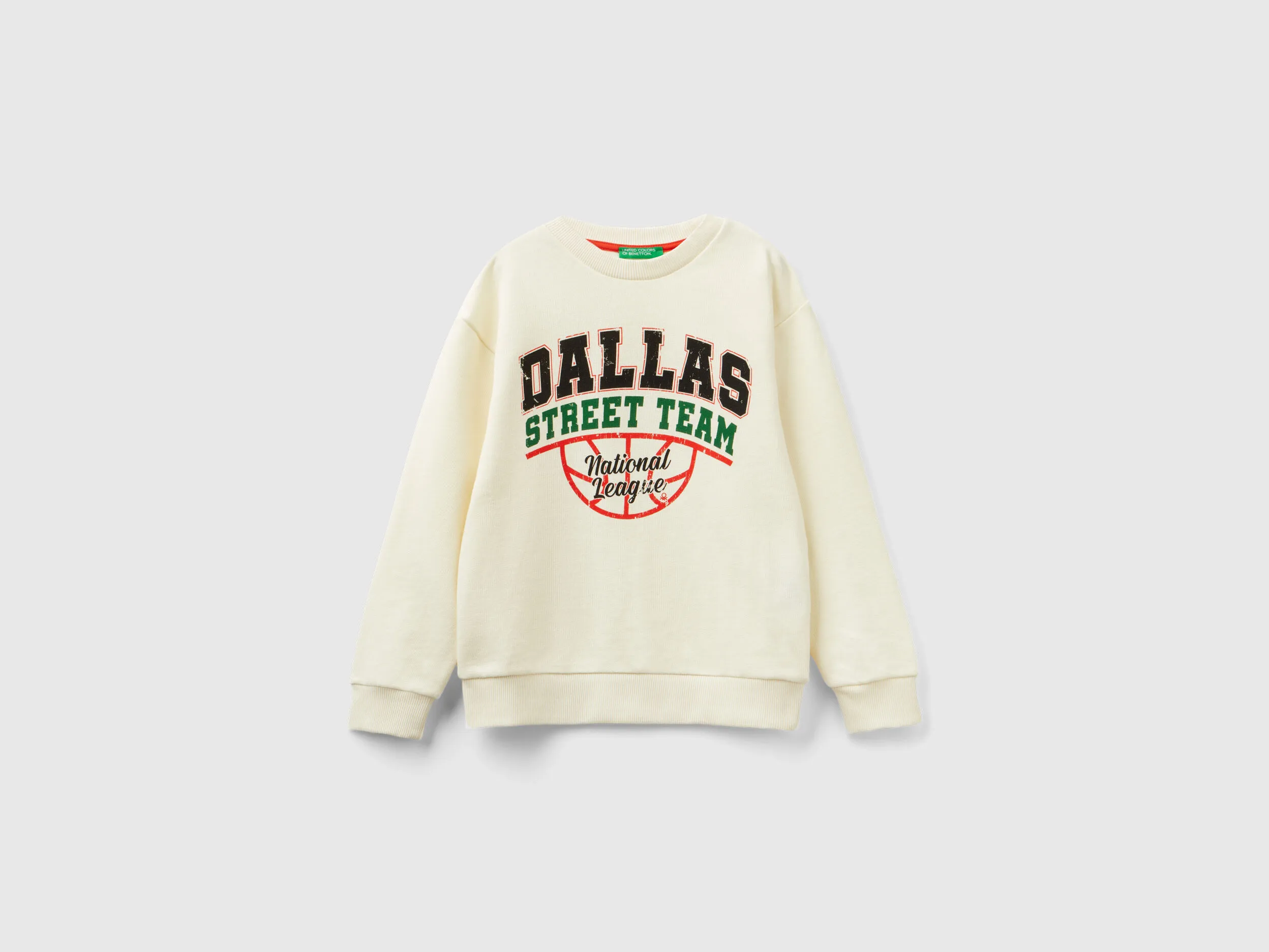 Sudadera oversize de estilo college