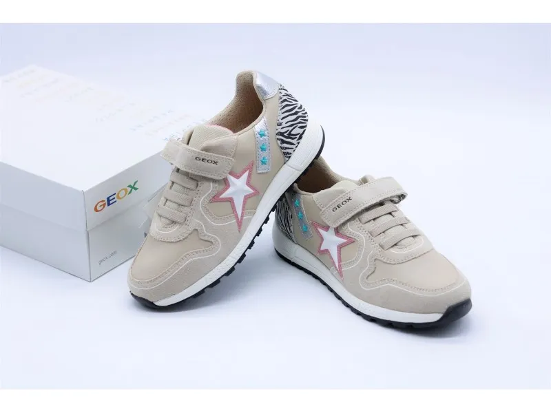 ZAPATILLA DEPORTIVA PARA NIÑA ALBEN J16AQA GEOX EN COLOR BEIGE