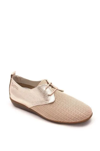 zapato 24hrs cordones calado en beis